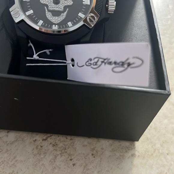 Ed Hardy men’s skull dial Matte Black silicone strap analog watch … - Picture 4 of 8